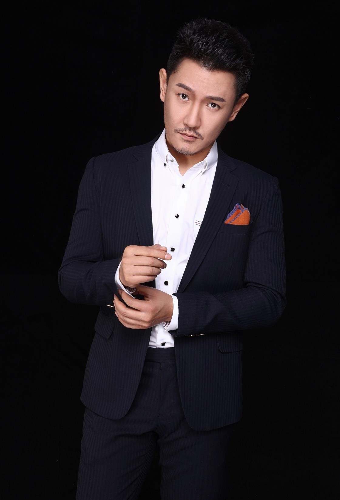 倪新宇《上有老下有小》开机 演绎另类职场图鉴