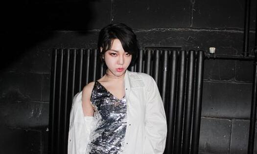 《捉妖记2》吴莫愁逗趣无声传译 歌手展演员风范