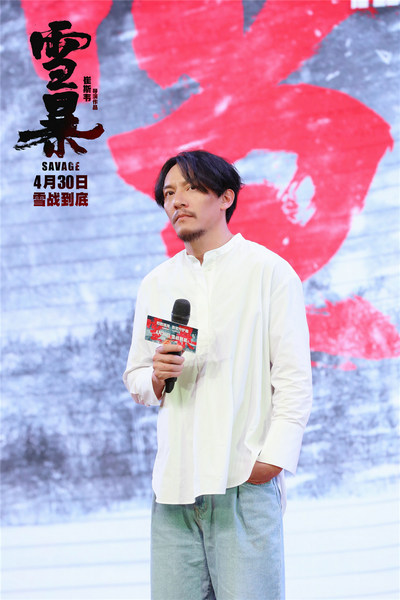 热血警匪电影《雪暴》被赞“五一档必看” 张震评廖凡“雪暴第一帅”竟因爱穿皮衣