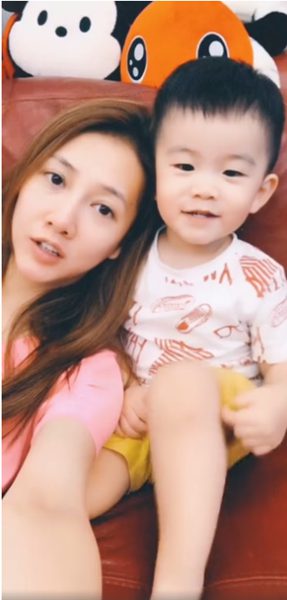 弦子晒儿子暖暖可爱视频 贴心懂事小奶音萌气十足