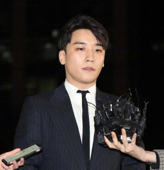 不知道他的身份 ?胜利与警察总长三次见面共进餐